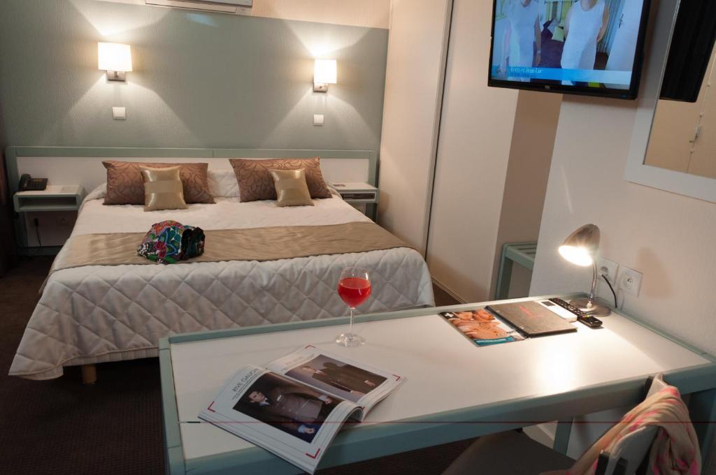 Hotel Karene Saint-Paul-lès-Romans المظهر الخارجي الصورة